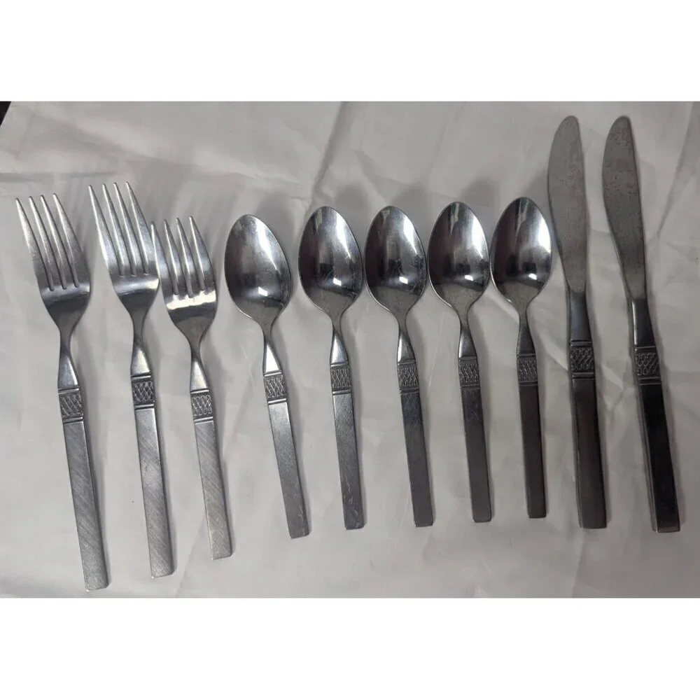 International Stainless Flatware Taiwan Square Tip Mid-Century Modern 10pc Set